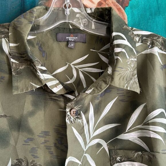 Green and White Casual Button Down Shirt with Tropical Print L - Picture 4 of 15